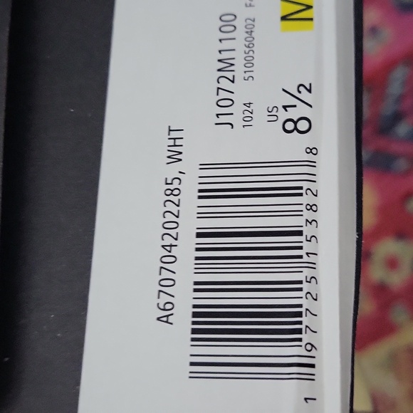 Vionic White Women's Sneakers 8.5 - Picture 3 of 3